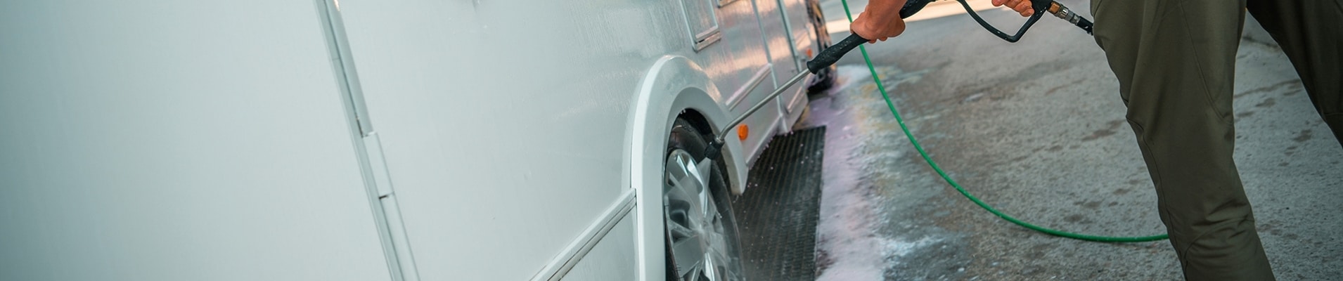 camper-schoonmaken-the-camper-rent